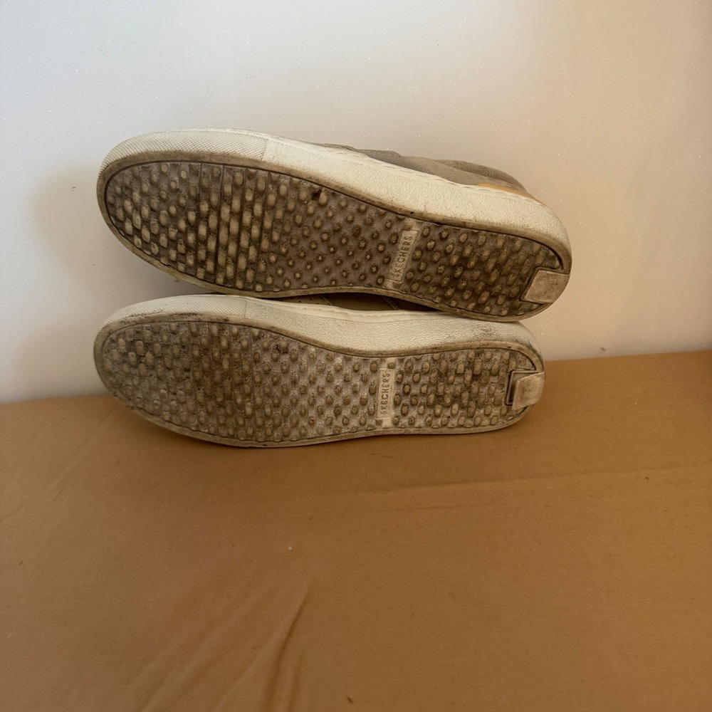 Skechers Slip On Shoes Women's 7.5 Beige Casual Perforated Comfort‎ - Picture 5 of 6